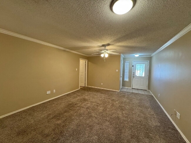 802 N Englewood Ave in Lubbock, TX - Building Photo - Building Photo