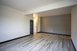 Park Place in Ukiah, CA - Building Photo - Interior Photo