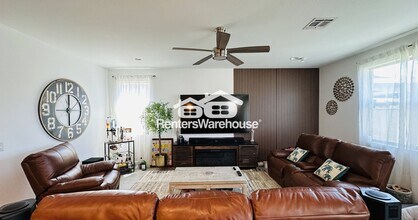 5621 W Rainwater Dr in Phoenix, AZ - Building Photo - Building Photo