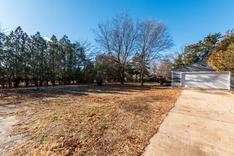 2901 N Clarence Ave in Wichita, KS - Building Photo - Building Photo