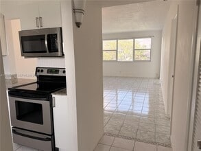 2223 Park Ln in Hollywood, FL - Building Photo - Building Photo