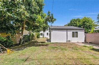 3300 Wisconsin Ave in South Gate, CA - Foto de edificio - Building Photo