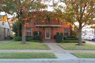 5718 Penrose Ave, Unit Unit D in Dallas, TX - Building Photo