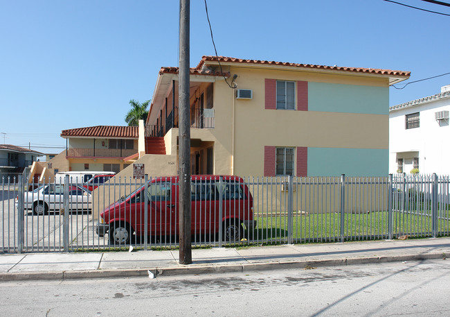 1020 SW 6th St in Miami, FL - Building Photo - Building Photo