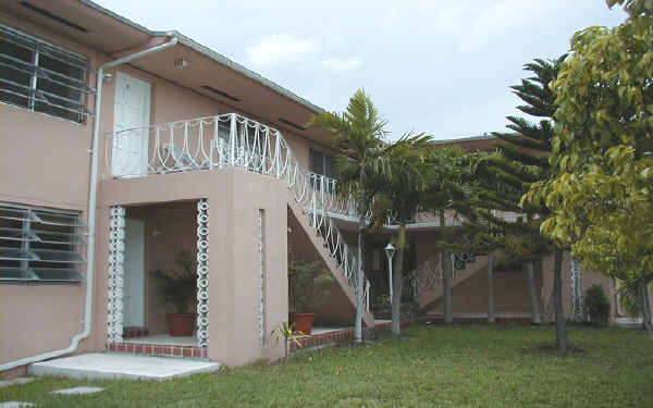 6000 W Flagler St in Miami, FL - Foto de edificio - Building Photo