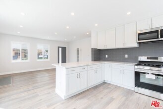 3872 Bentley Ave in Culver City, CA - Building Photo - Building Photo