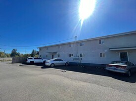 32000 Pineway Rd in Lebanon, OR - Building Photo