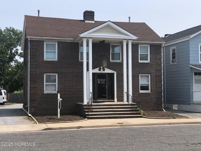 property at 15 White St