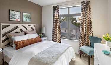 36 River St in Waltham, MA - Foto de edificio - Building Photo