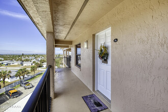 2390 Ocean Shore Blvd in Ormond Beach, FL - Building Photo - Building Photo