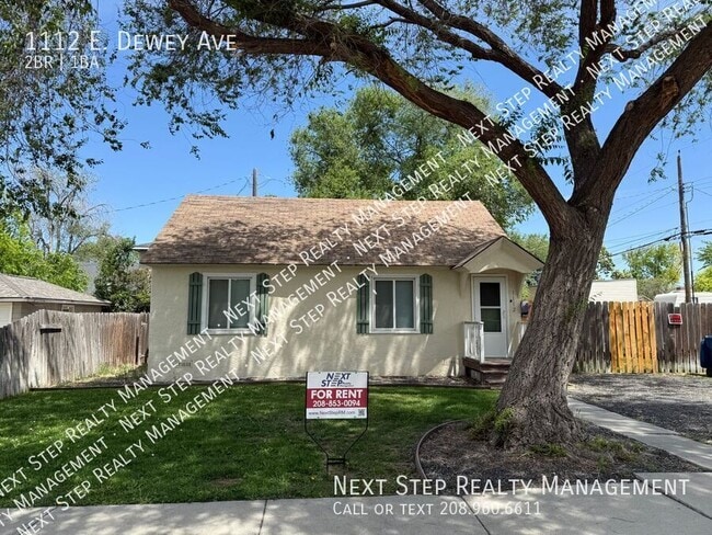 1112 E Dewey Ave