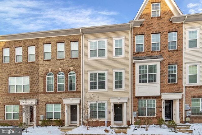 property at 7105 Rowlock Aly