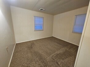 910 Geyer Ave in Mishawaka, IN - Building Photo - Building Photo