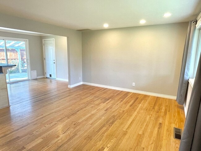 8011 SE 79th Ave in Portland, OR - Building Photo - Building Photo