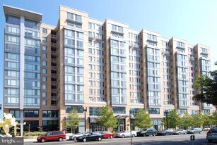 475 K St NW, Unit 321 in Washington, DC - Building Photo