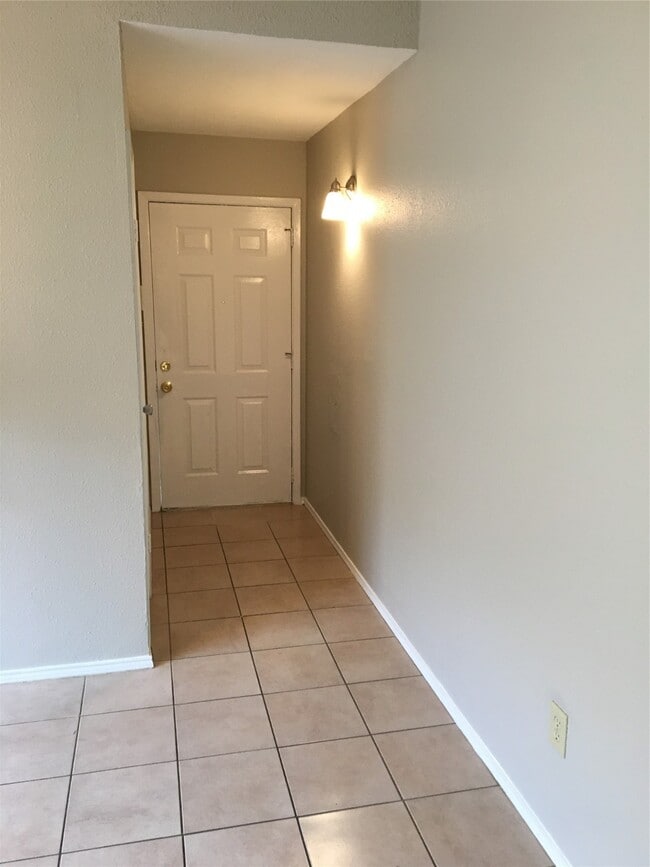 5111 Beaverhill Dr in Houston, TX - Building Photo - Building Photo