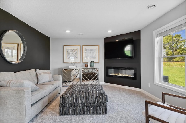 14642 112th Ave N in Maple Grove, MN - Foto de edificio - Building Photo