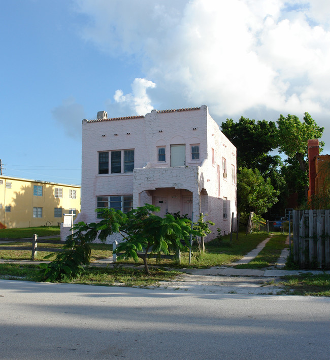 327 SW 20th St in Fort Lauderdale, FL - Building Photo - Building Photo