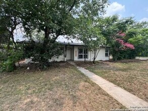3735 La Sabre Dr in San Antonio, TX - Building Photo - Building Photo