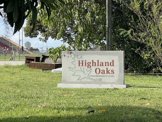 37215 Grassy Hill Ln in Dade City, FL - Foto de edificio - Building Photo