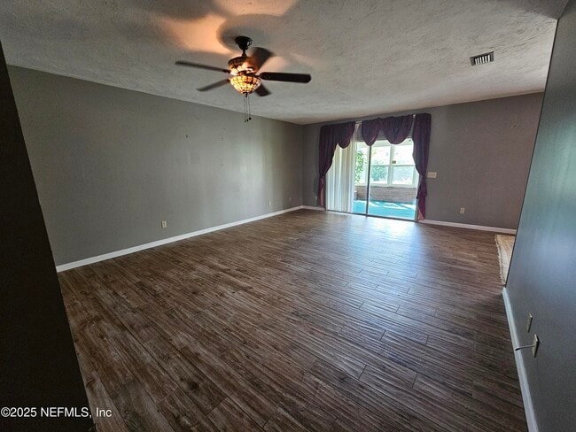 9252 San Jose Blvd in Jacksonville, FL - Building Photo - Building Photo