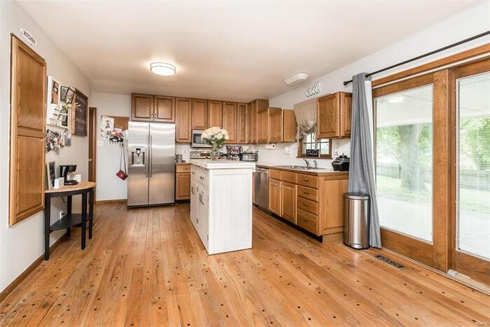 18 Lee Ct in St. Charles, MO - Building Photo