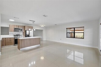 3840 NW 176th St in Miami Gardens, FL - Foto de edificio - Building Photo