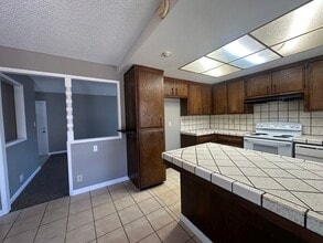 1175 E Edison St in Manteca, CA - Building Photo - Building Photo