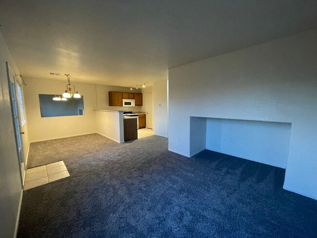 5770 Vista Serena Way in Sparks, NV - Building Photo - Building Photo