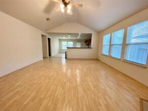 9414 Glendown Ln in Houston, TX - Building Photo - Building Photo