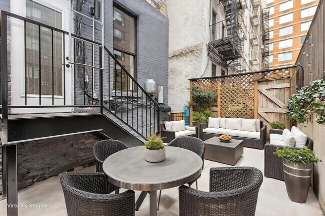 453 W 48th St in New York, NY - Building Photo - Building Photo
