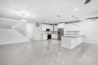 6684 Via Regina in Boca Raton, FL - Building Photo - Building Photo