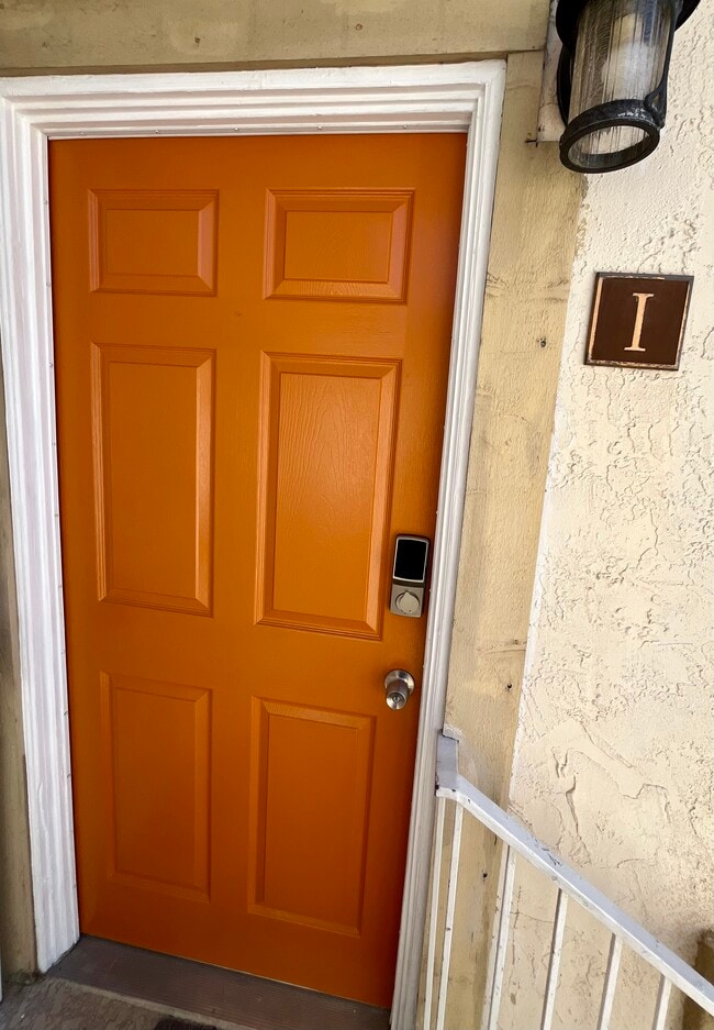 1085 12th St, Unit I in Imperial Beach, CA - Foto de edificio - Building Photo