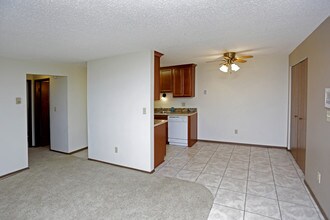 Autumn Chase in Fargo, ND - Foto de edificio - Interior Photo