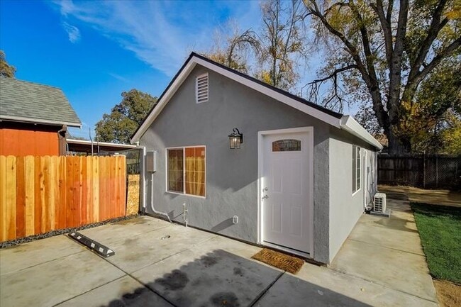 3326 Branch St in Sacramento, CA - Building Photo - Building Photo