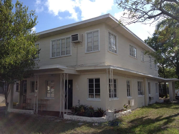 Triplex in Clearwater, FL - Foto de edificio