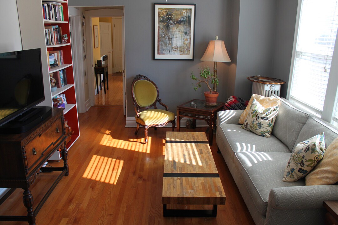 4903 N Hoyne Ave, Unit 2 in Chicago, IL - Foto de edificio