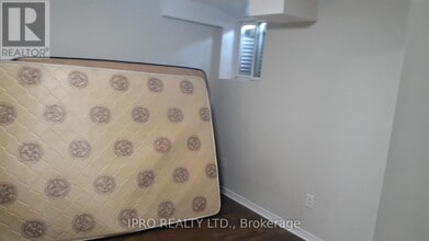 27 Atira Ave in Brampton, ON - Building Photo - Building Photo