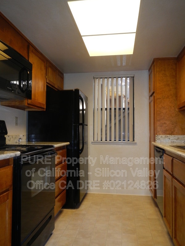 5596 Makati Cir in San Jose, CA - Building Photo - Building Photo