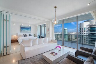 5875 Collins Ave in Miami Beach, FL - Building Photo - Building Photo