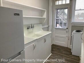 828 N Elm St in Greensboro, NC - Building Photo - Building Photo