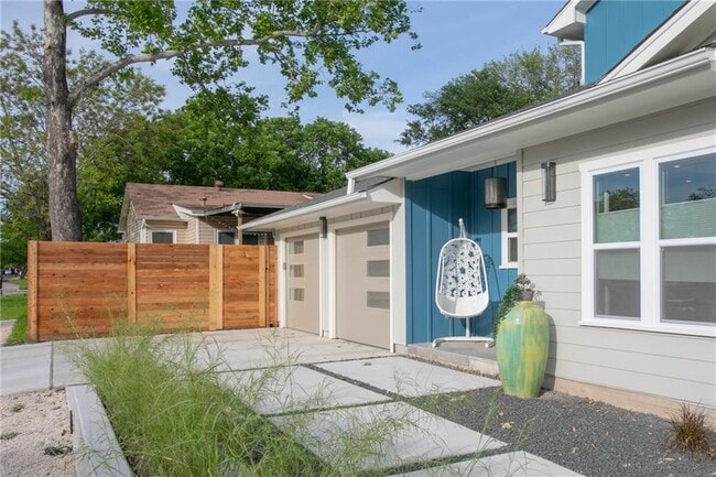 6613 Woodrow Ave in Austin, TX - Building Photo - Building Photo