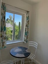 1038 Glen Arbor Ave in Los Angeles, CA - Foto de edificio - Building Photo