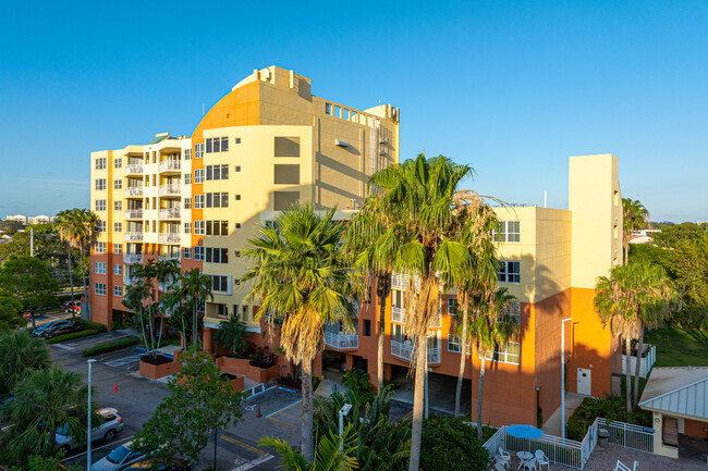 Vacation Village Sandpiper 1 in Weston, FL - Foto de edificio - Building Photo