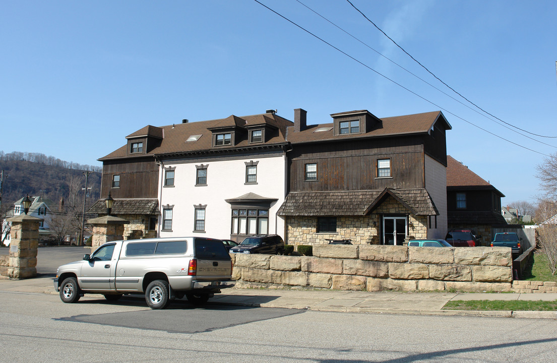 HERITAGE HOUSE in Springdale, PA - Building Photo