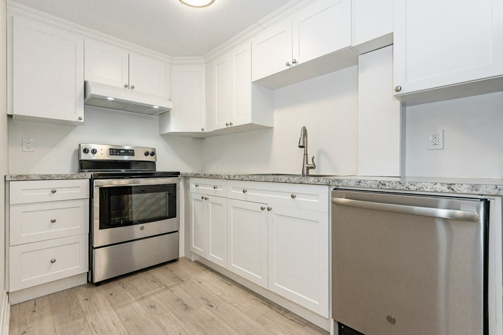 16 Young St in Guelph, ON - Building Photo