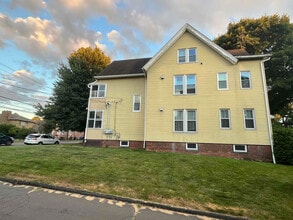 175 Ridge Rd in Middletown, CT - Building Photo - Building Photo