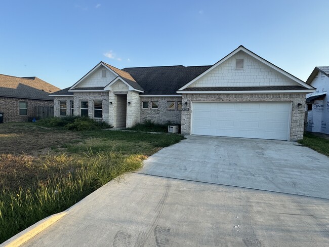property at 307 Blue Jay Loop