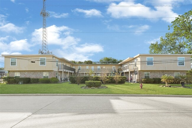 property at 107 E Willowick Ave