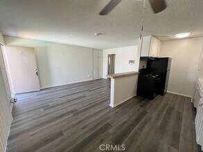 686 E Cottonwood Rd, Unit 8 in Palm Springs, CA - Building Photo - Building Photo